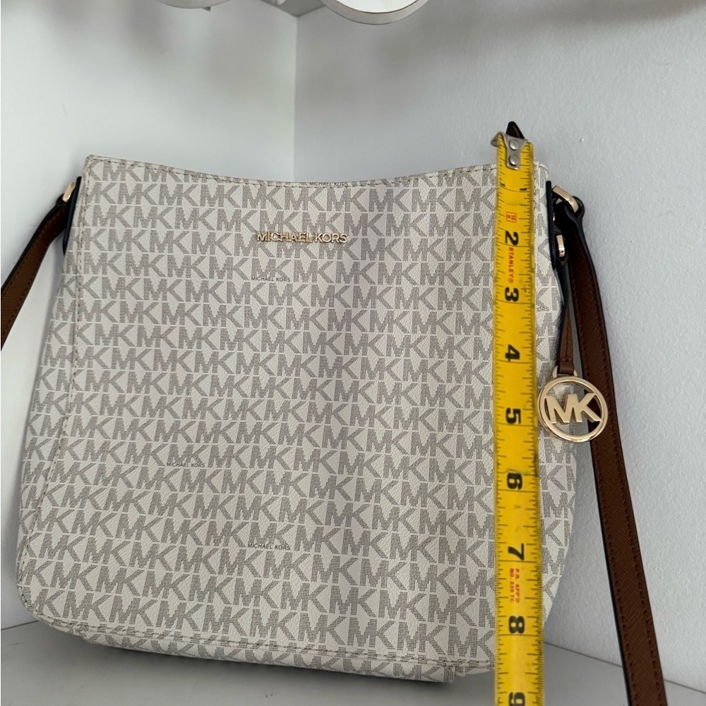 Michael Kors 
Jet Set Travel Small Signature Logo Messenger - Picture 3 of 6